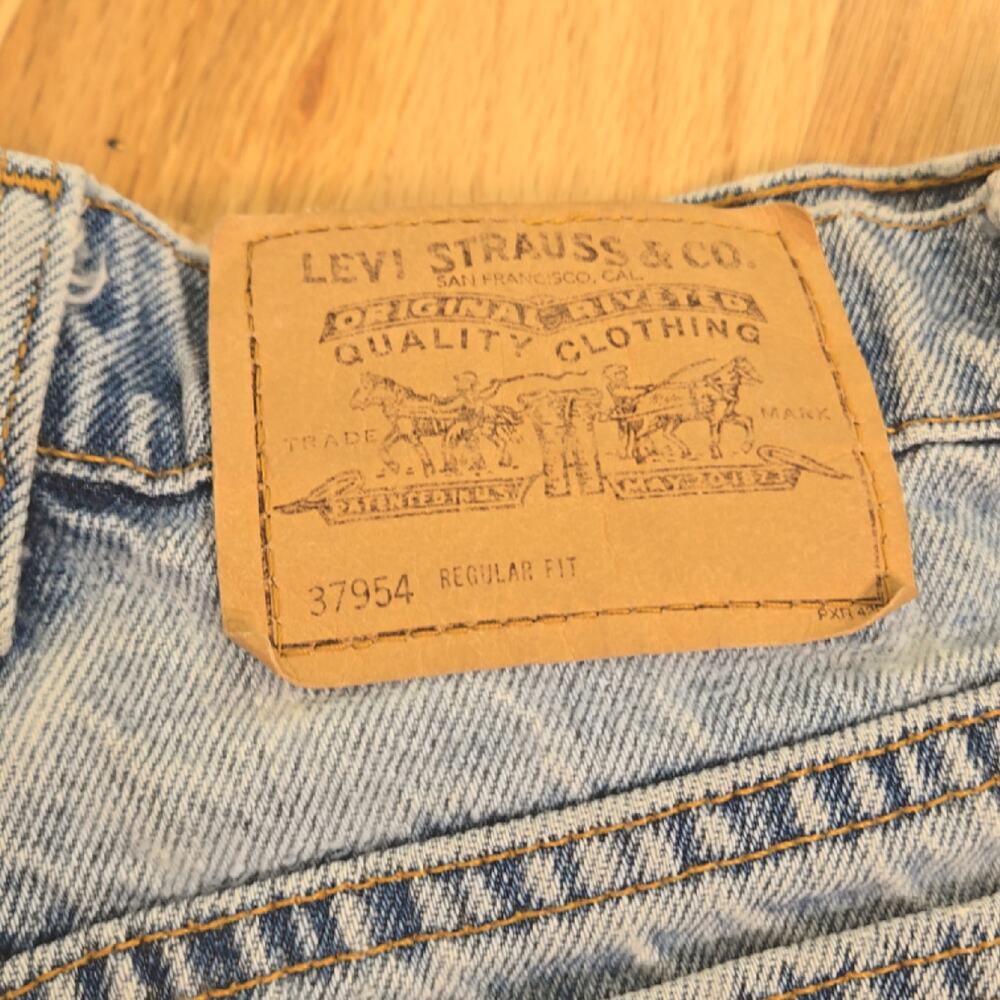Vintage Levi's 954 Orange Tag Cuffed Shorts size 7 - Picture 6 of 7